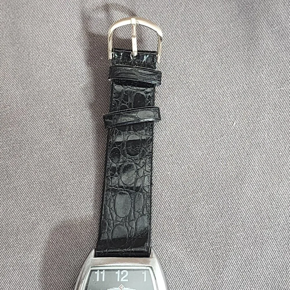 Tempreaux Black White Face w/Silver Accent Japan Mvmt Stainless Steel Back Watch